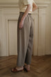 Clean fit high waisted pants in khaki